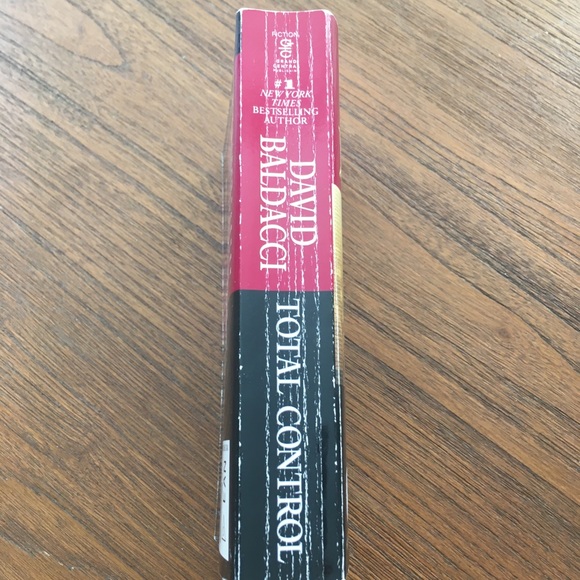 David Baldacci Book Total Control - Picture 3 of 3